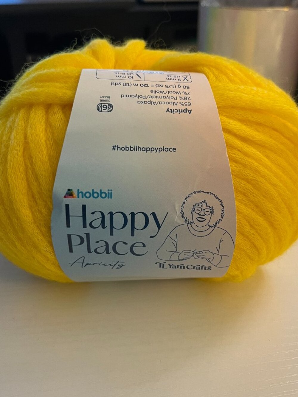 HOBBII Happy Place Apricity #07 Amber - 1 ball